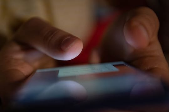 Nach Vorwürfen der Ausspähung von Oppositionellen und Journalisten mit Hilfe von Pegasus hat der Webdienstleister Amazon die Konten des israelischen Softwareherstellers NSO gesperrt.