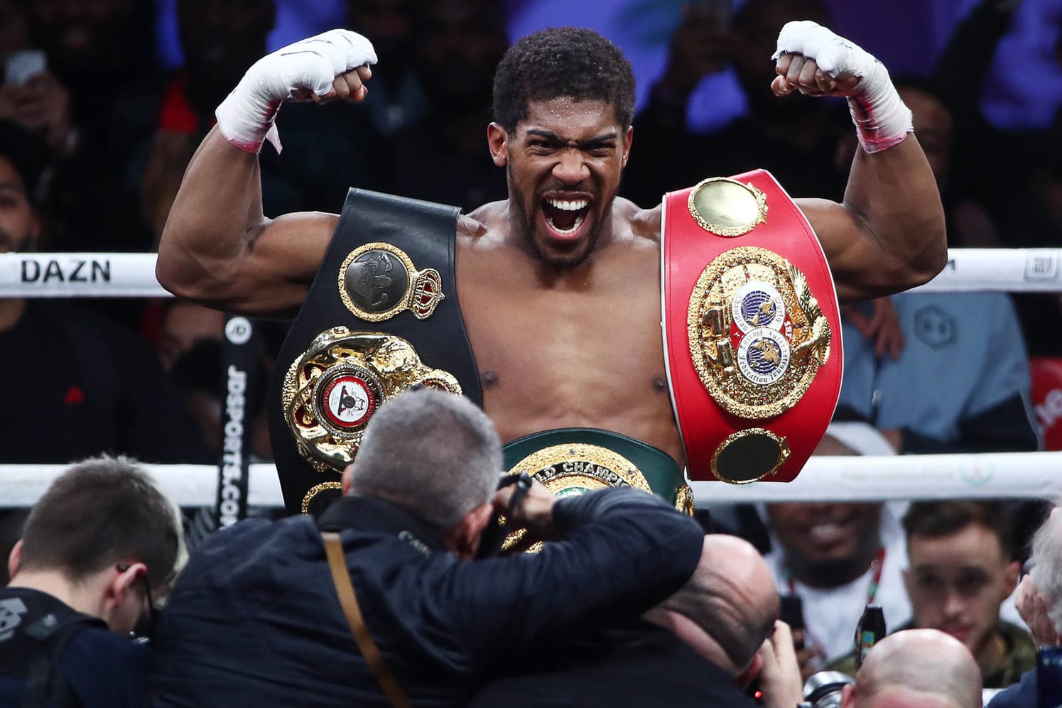 Anthony Joshua im Dezember 2019 nach seinem Sieg im Rematch gegen Andy Ruiz.