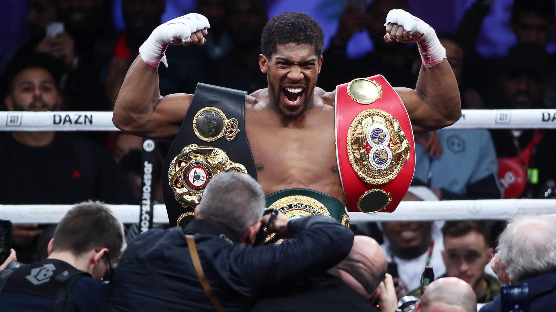 Anthony Joshua im Dezember 2019 nach seinem Sieg im Rematch gegen Andy Ruiz.