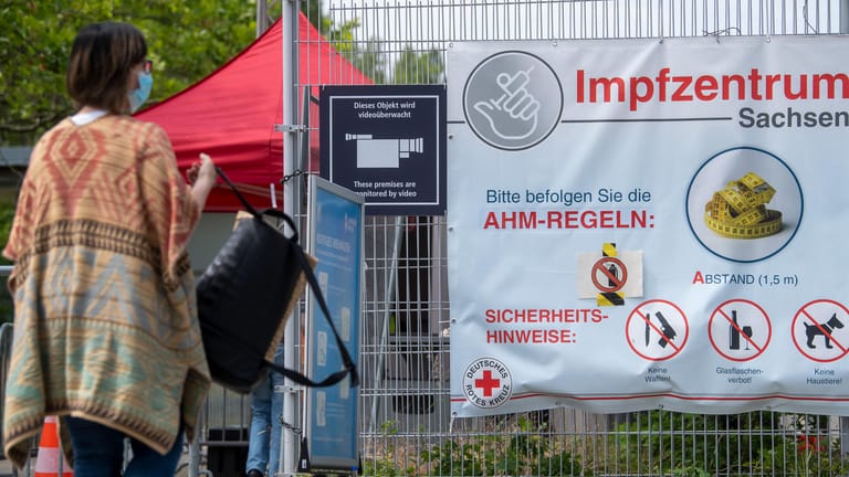 Impfzentrum in Sachsen: Der Inzidenzwert ist auf über 11 gestiegen.