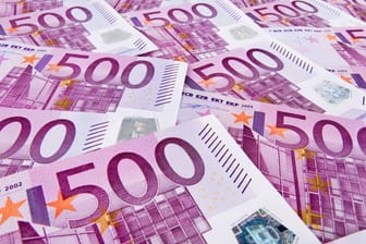 500-Euro-Banknoten (Symbolbild): Die EU-Kommission hat eine Bargeldobergrenze vorgeschlagen.