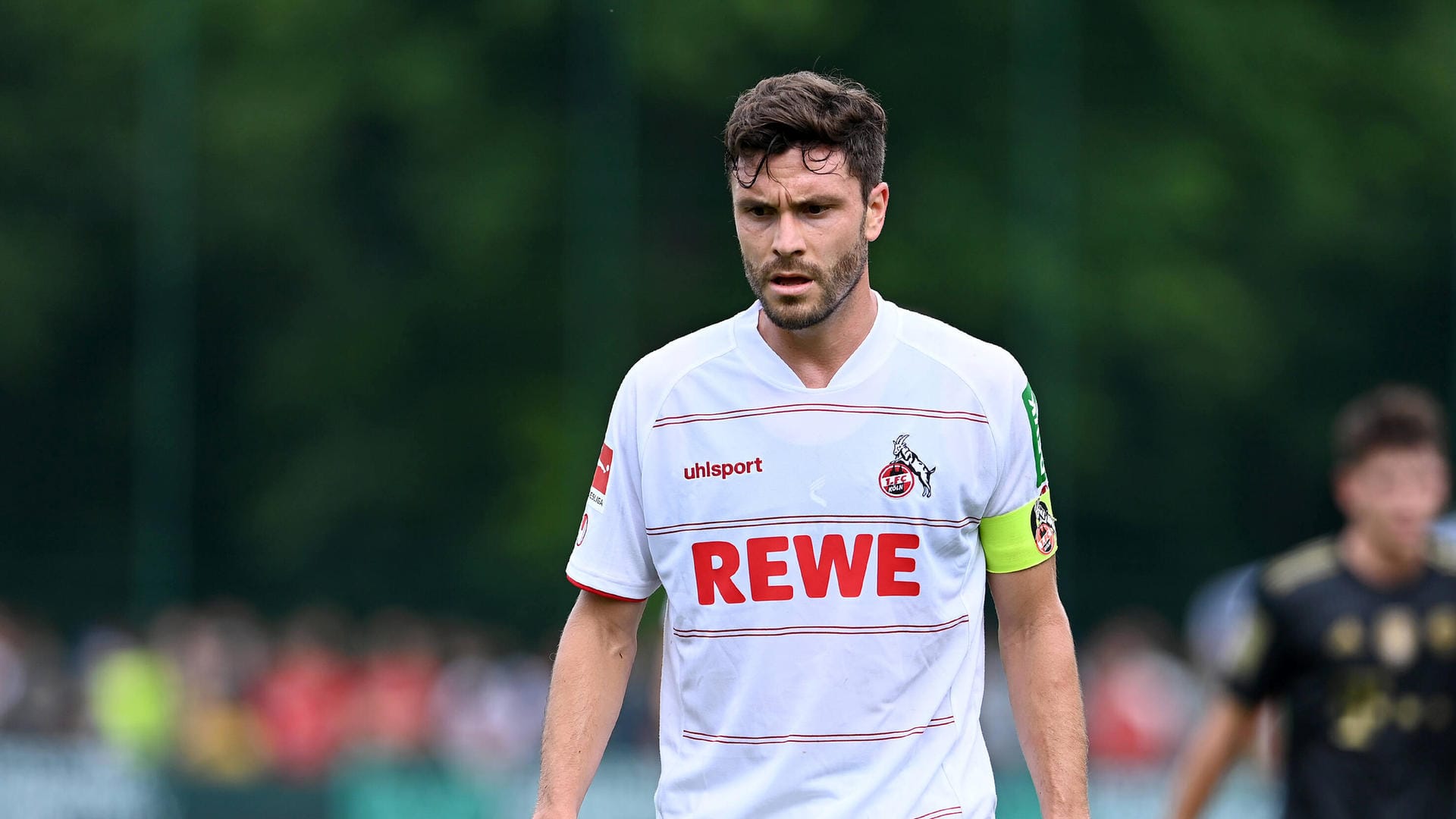 Jonas Hector beim Testspiel vergangene Woche gegen den FC Bayern (Archivbild): Im Training kassierte er einen Rüffel von Steffen Baumgart.