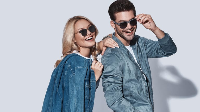 Jeansmode im Sale: Shoppen Sie das passende Denim-Outfit von Kopf bis Fuß.