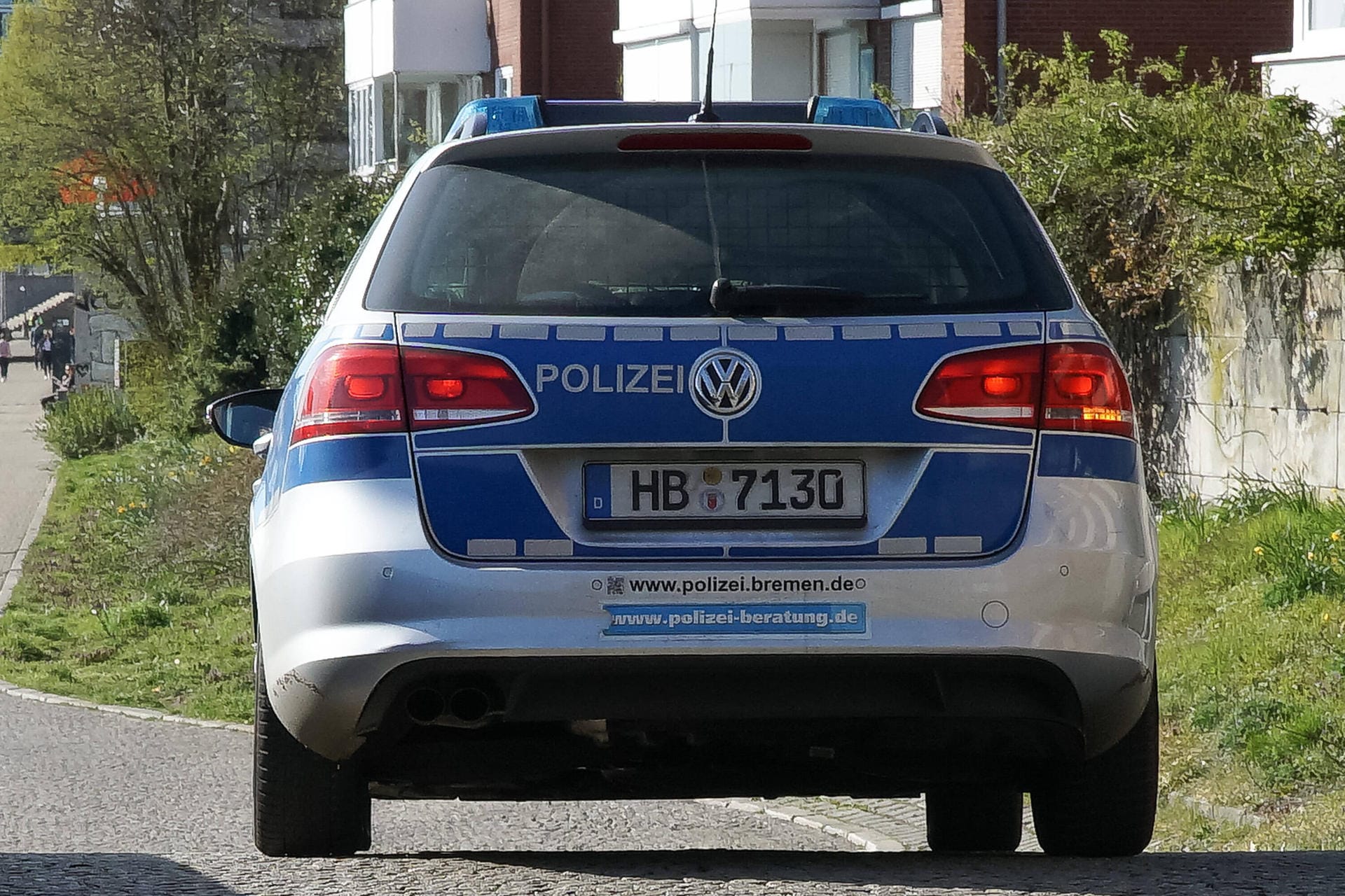 Ein Streifenwagen der Polizei Bremen (Symbolbild): Gegen den 26-Jährigen wird ermittelt.