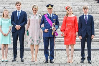 Belgischer Nationalfeiertag: Die königliche Familie mit Prinzessin Eleonore, Prinz Gabriel, Königin Mathilde, König Philippe, Kronprinzessin Elisabeth und Prinz Emmanuel