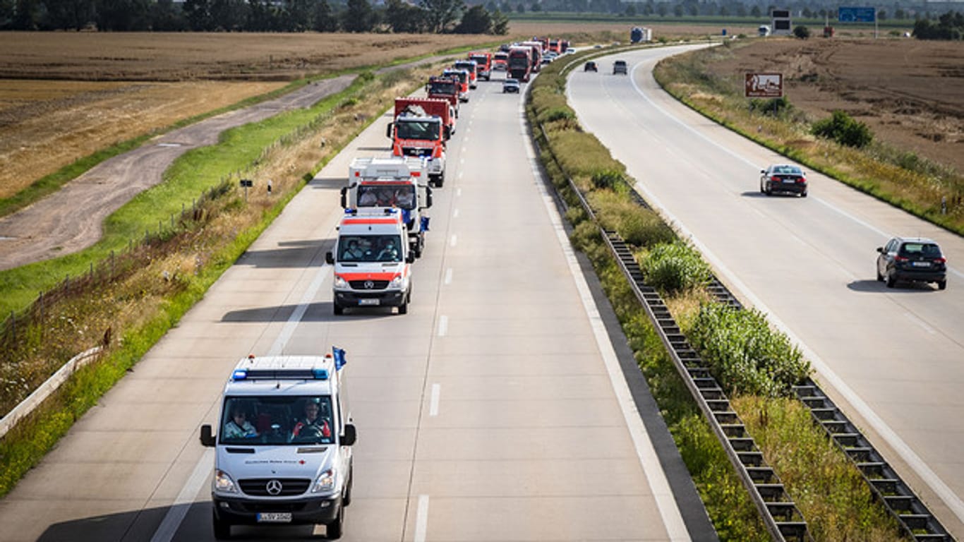 Die Hilfstrupps unterwegs nach Ahrweiler: Die Feuerwehr Leipzig übernimmt die Einsatzleitung nach der Flut.
