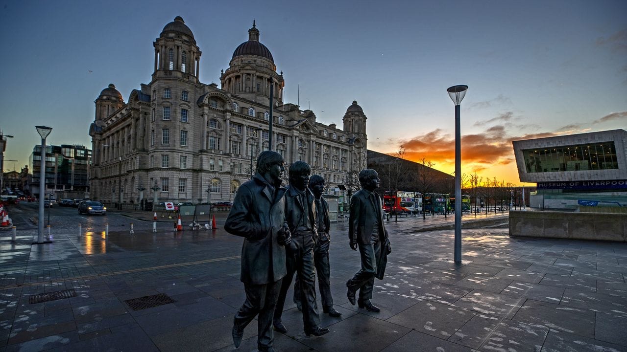 Das Beatles-Denkmal am Pier Head in Liverpool.