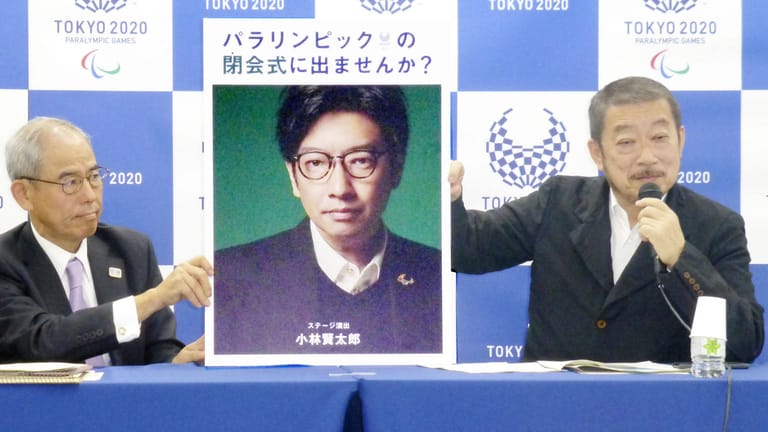 Kentaro Kobayashi (m.) ist bzw. war der Kreativdirektor der Eröffnungsfeier.