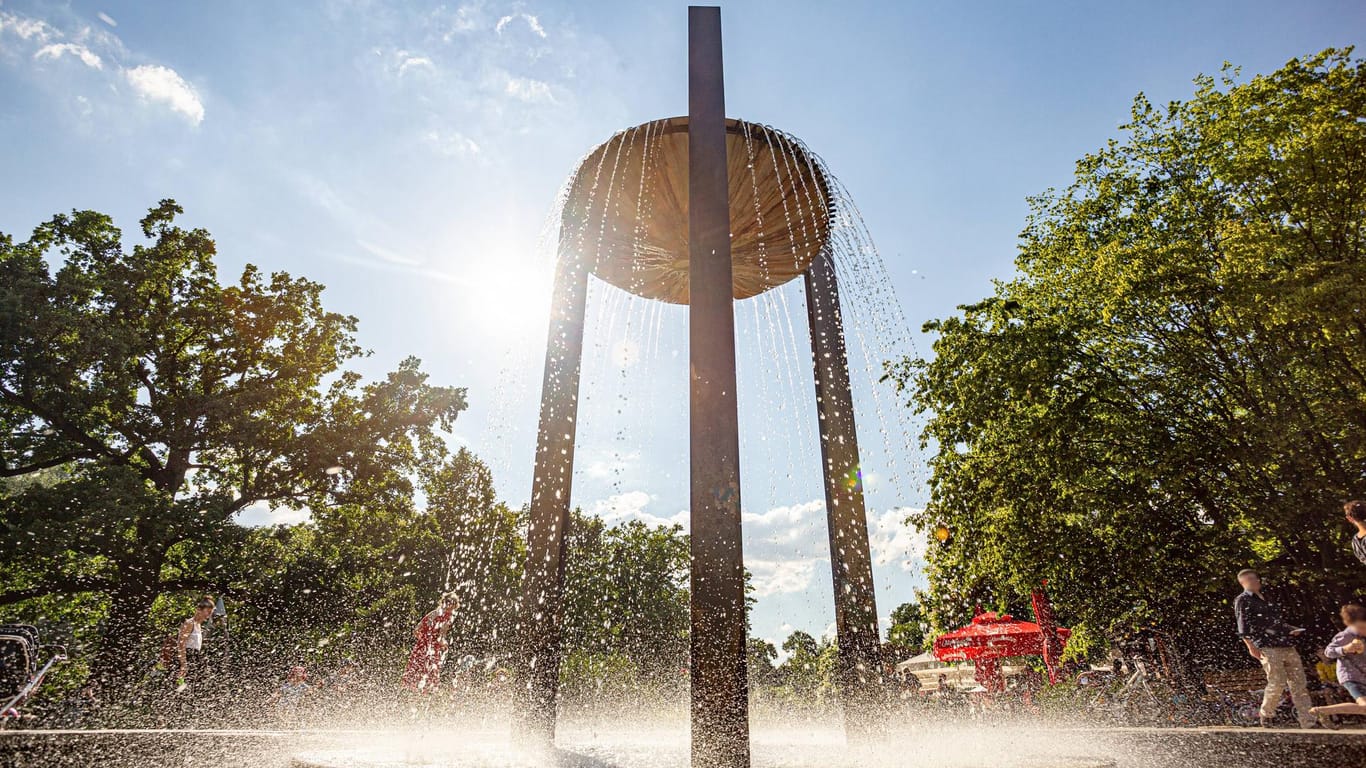 Brunnen in Berlin-Friedrichshain (Symbolbild): In der Region steigt die Zahl der Hitzetoten.