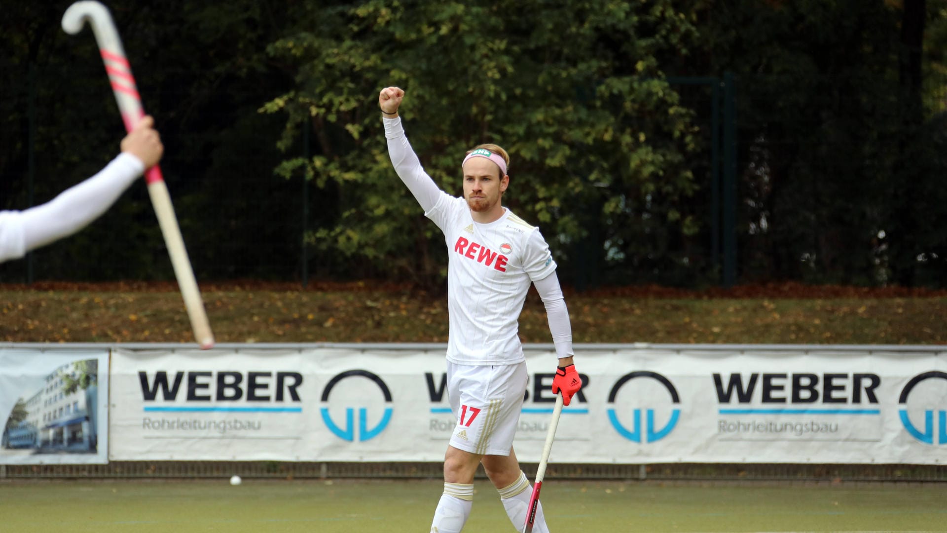 Christopher Rühr jubelt im Trikot des KTHC: Wie Teamkollege Oruz war auch Rühr schon 2016 in Rio Teil der Bronze-Mannschaft.