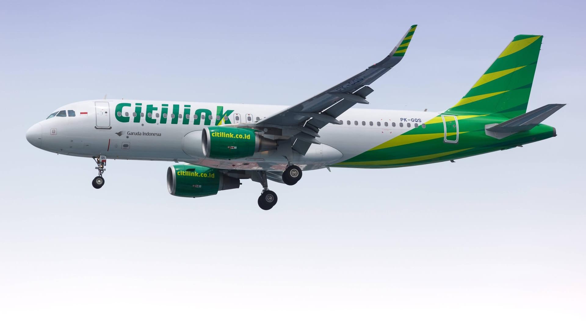 Ein Flieger der Airline Citilink: Auf einem Flug in Indonesien soll ein Mann mit der Burka und dem negativen PCR-Test seiner Frau verreist sein. (Symbolfoto)