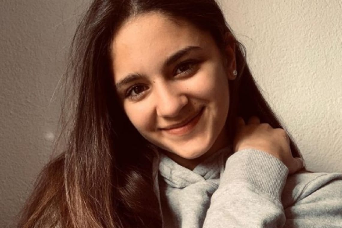 Jada Karabas: Die Schülerin präsentiert auf Instagram eine neue Haarfarbe, so dunkel wie hier ist hier Mähne nicht mehr.