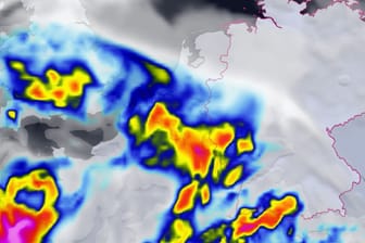 Tief breitet sich in Deutschland aus: Diese Animation zeigt, wann uns am Wochenende die nächste Gewitterfront erreicht und in welchen Regionen dann Starkregen droht.