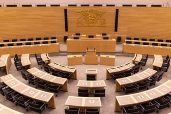 Leerer Plenarsaal im Landtag von Baden-Württemberg: Die Abgeordneten haben einen AfD-Mann in den Verfassungsgerichtshof gewählt. (Symbolfoto)