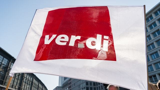 Flagge der Gewerkschaft Verdi