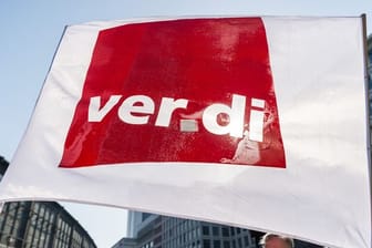 Flagge der Gewerkschaft Verdi