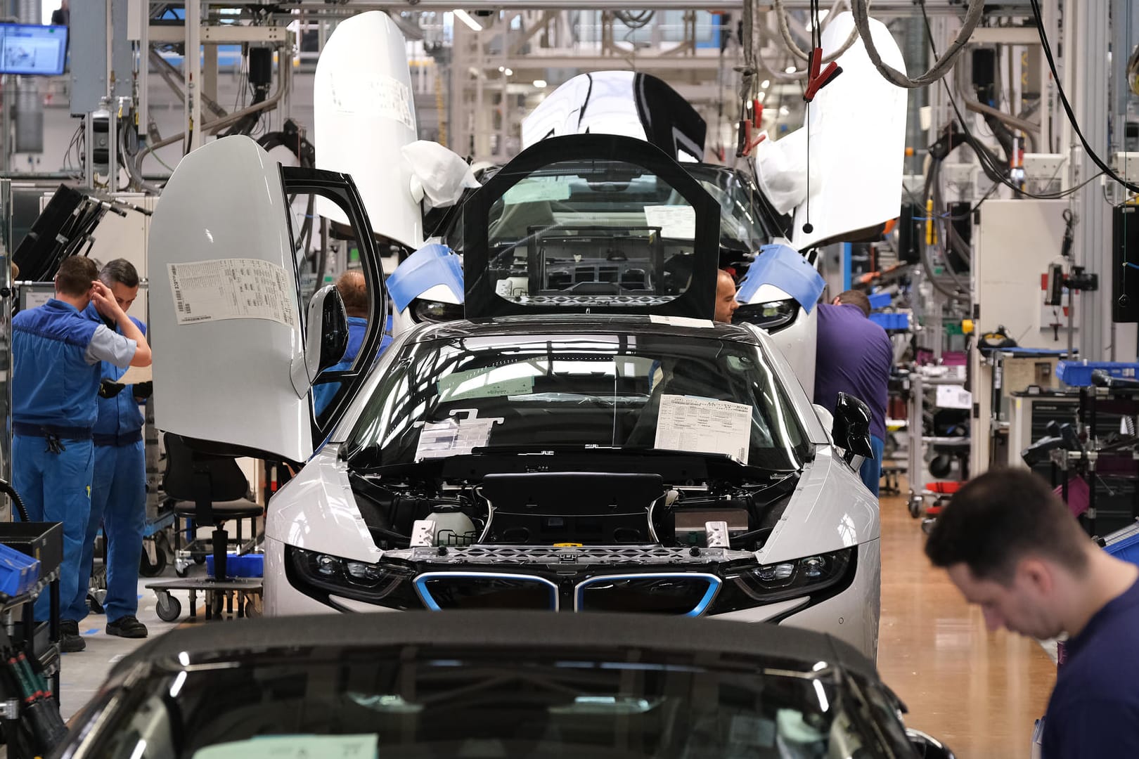 Chipmangel dürfte die Autobranche noch länger belasten (Symbolbild): Zuletzt musste BMW in Leipzig bereits die Produktion drosseln. Chipmangel dürfte die Autobranche noch länger belasten (Symbolbild): Zuletzt musste BMW in Leipzig bereits die Produktion drosseln.