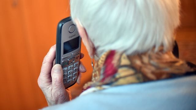 Wer heute im Festnetz in eine andere Stadt telefoniert, der muss keine Angst mehr vor jeder angebrochenen Minute haben. Wer heute im Festnetz in eine andere Stadt telefoniert, der muss keine Angst mehr vor jeder angebrochenen Minute haben.