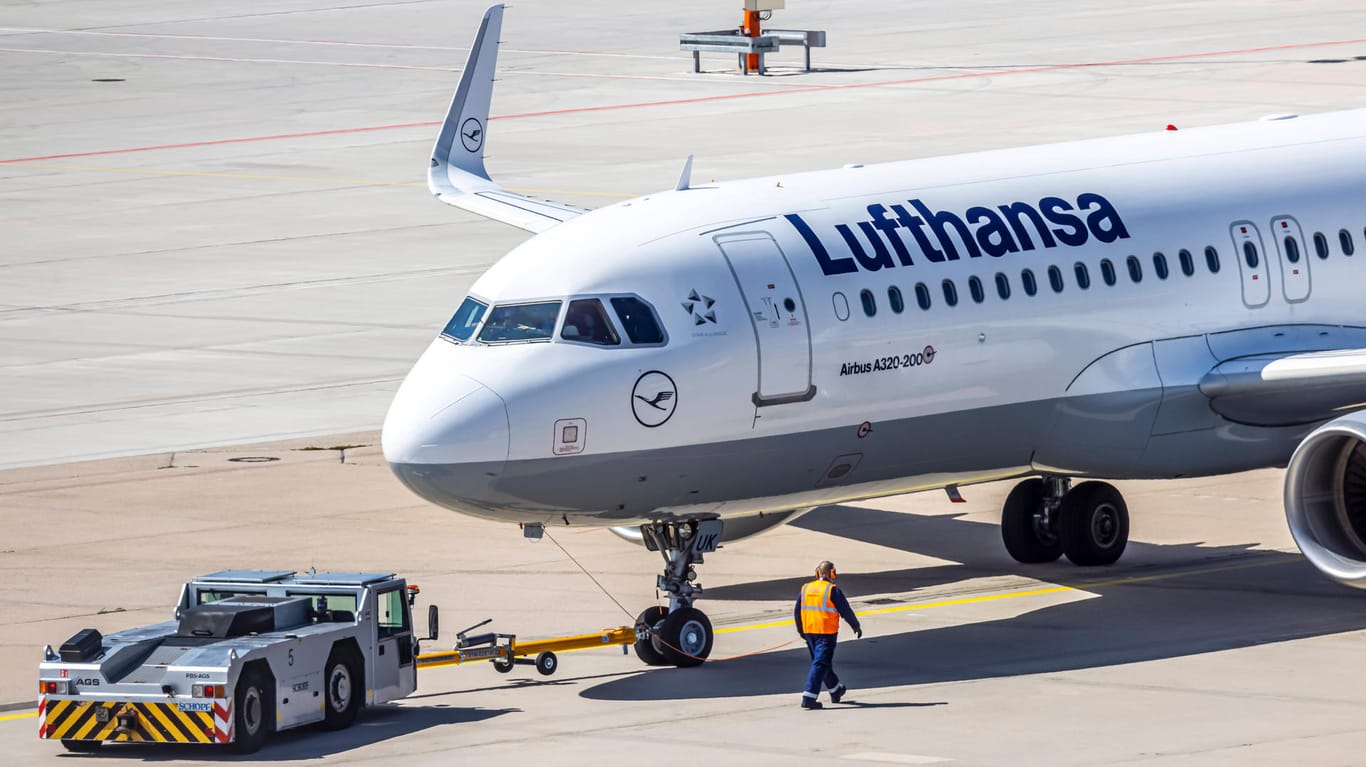 Hebt nicht ab (Symbolbild): Die Lufthansa muss in der kommenden Woche mehrere Frachtflüge streichen.