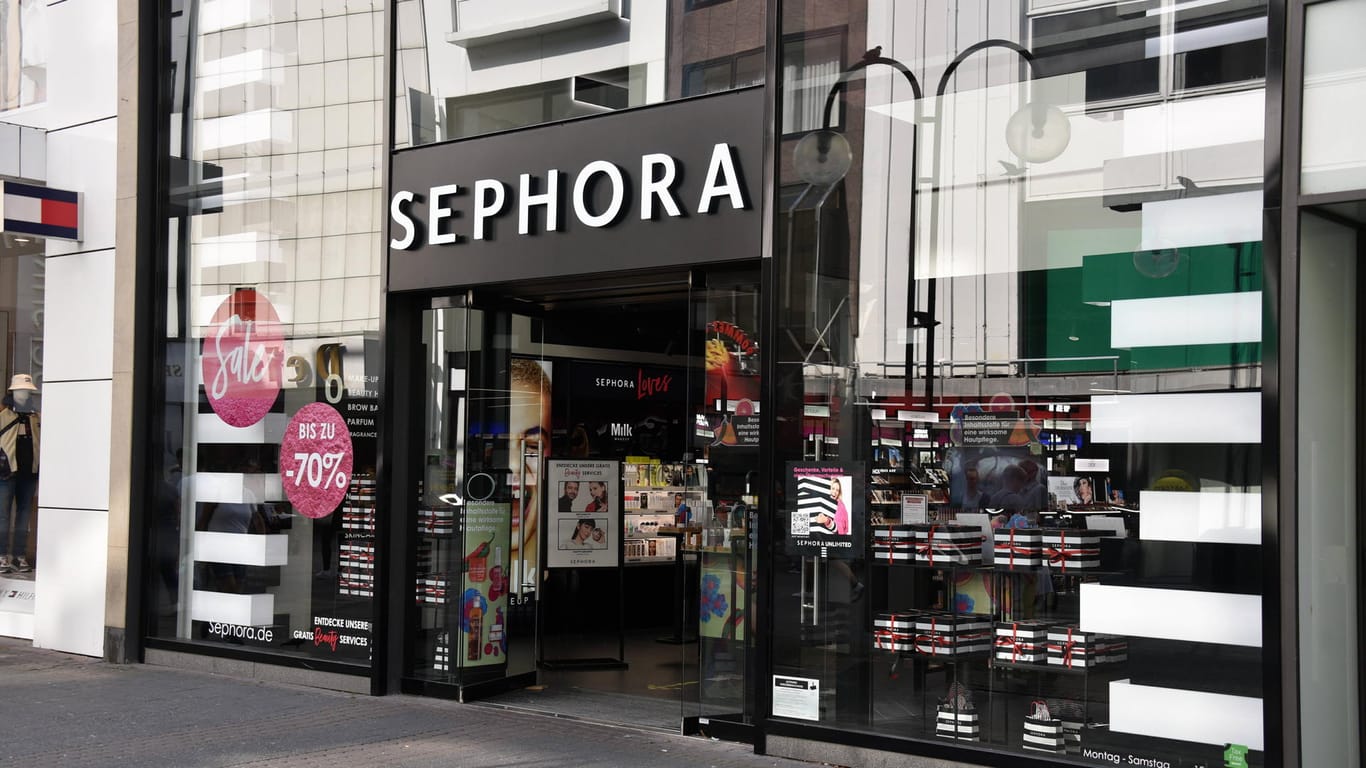 Eine Filiale der französischen Kosmetikkette Sephora (Symbolbild): Das französische Unternehmen will mit dem Kauf des Onlineversands Feelunique vor allem in Großbritannien Fuß fassen.