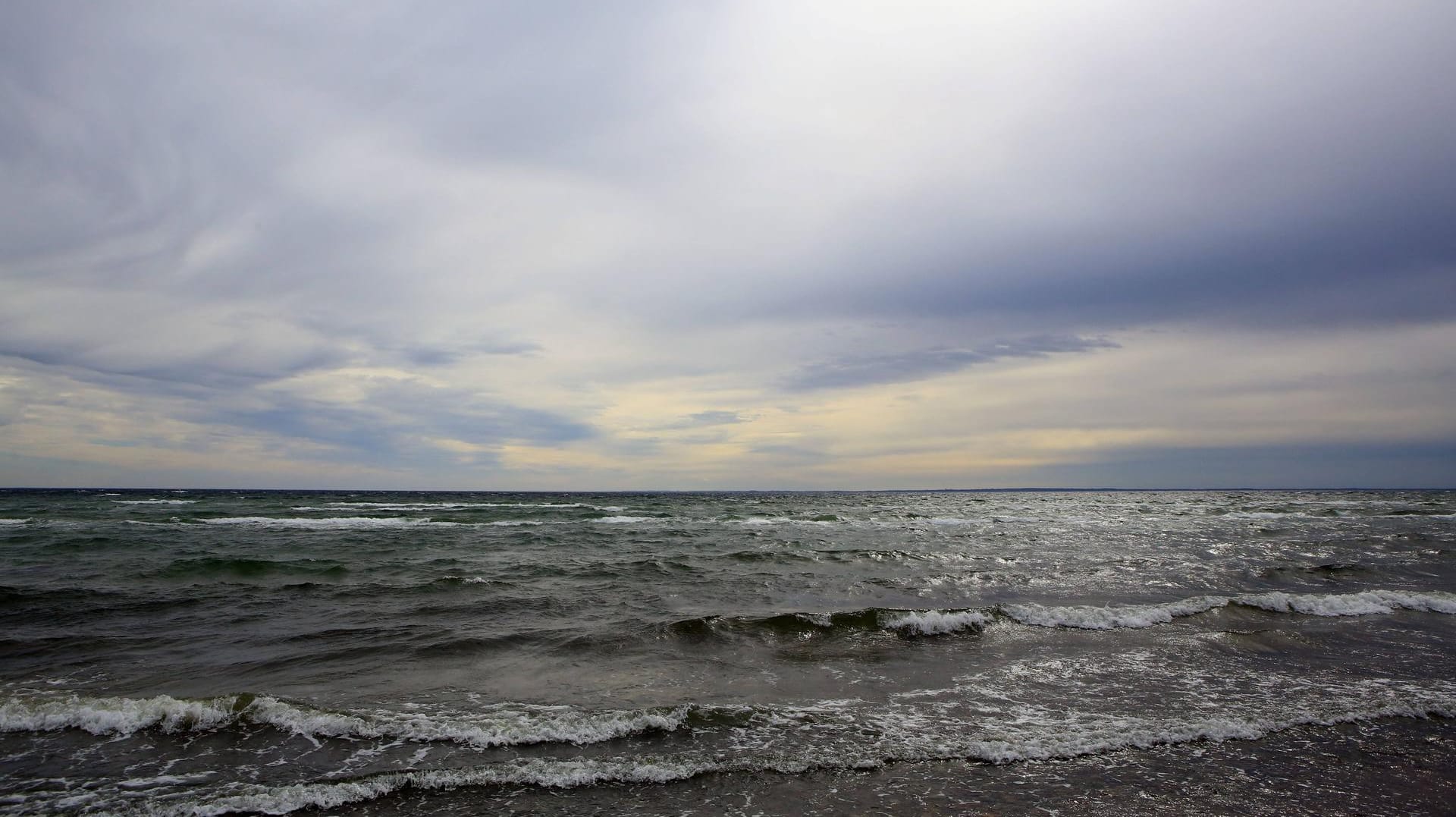 Der Landkreis Ostholstein an der Ostsee: Hier hat ein Angler die Leiche des 27-Jährigen gefunden.