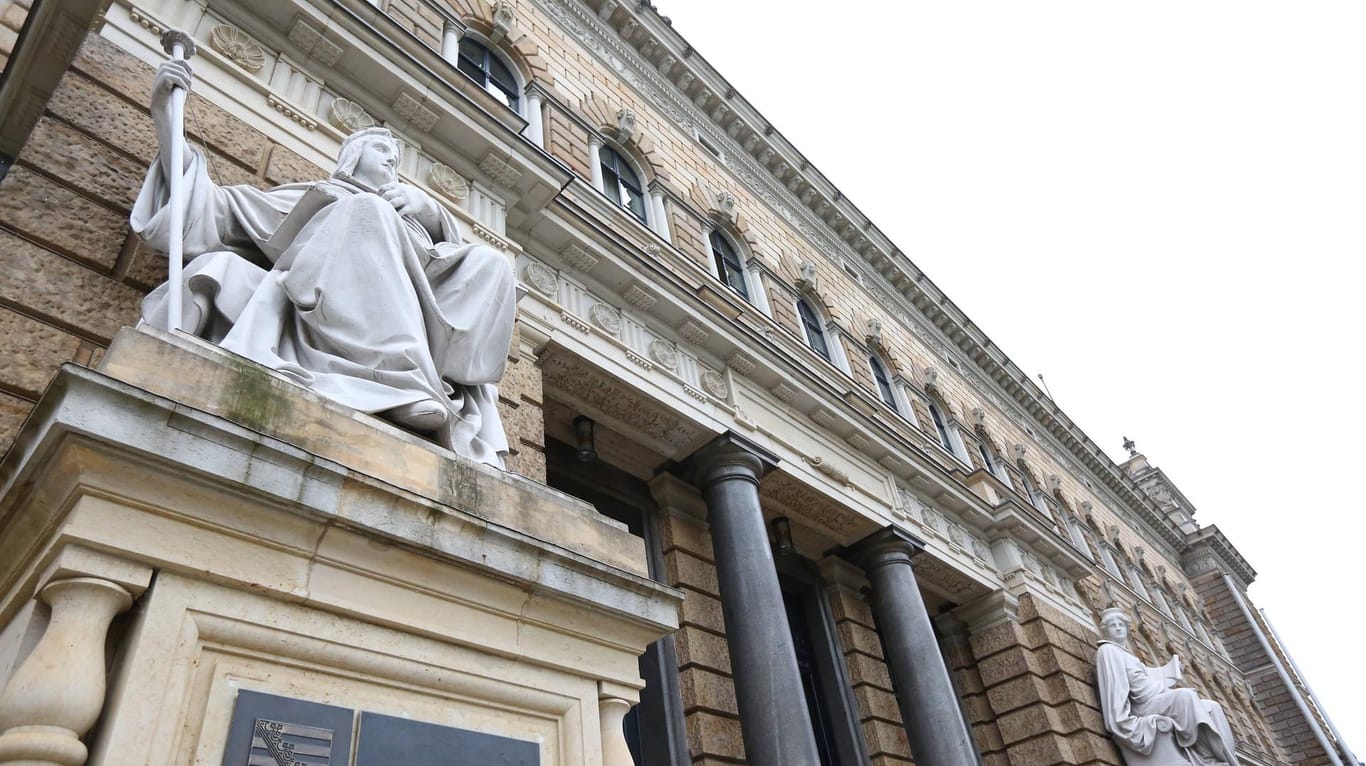 Das Landgericht Dresden: Die Strafkammer attestierte den Angeklagten rechtsextremes Gedankengut, die Richter bezeichneten sie als unberechenbar.