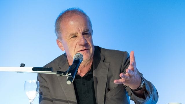 Der Moderator und Autor Hubertus Meyer-Burckhardt wird 65 Jahre alt.