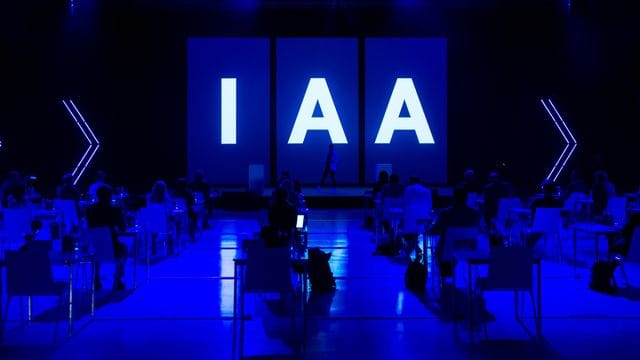 Ungeachtet der Absage des Oktoberfests soll die Internationale Automobilausstellung IAA im September in München wie geplant stattfinden. Ungeachtet der Absage des Oktoberfests soll die Internationale Automobilausstellung IAA im September in München wie geplant stattfinden.