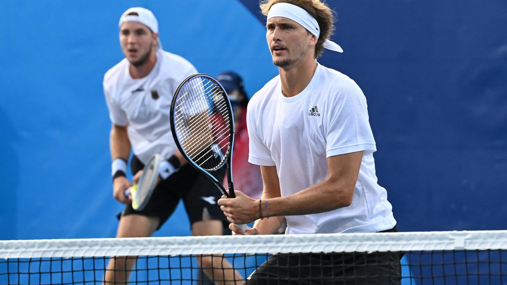 Olympia: Alexander Zverev (re.) und Jan-Lennard Struff erreichten die 2. Runde im Doppel.