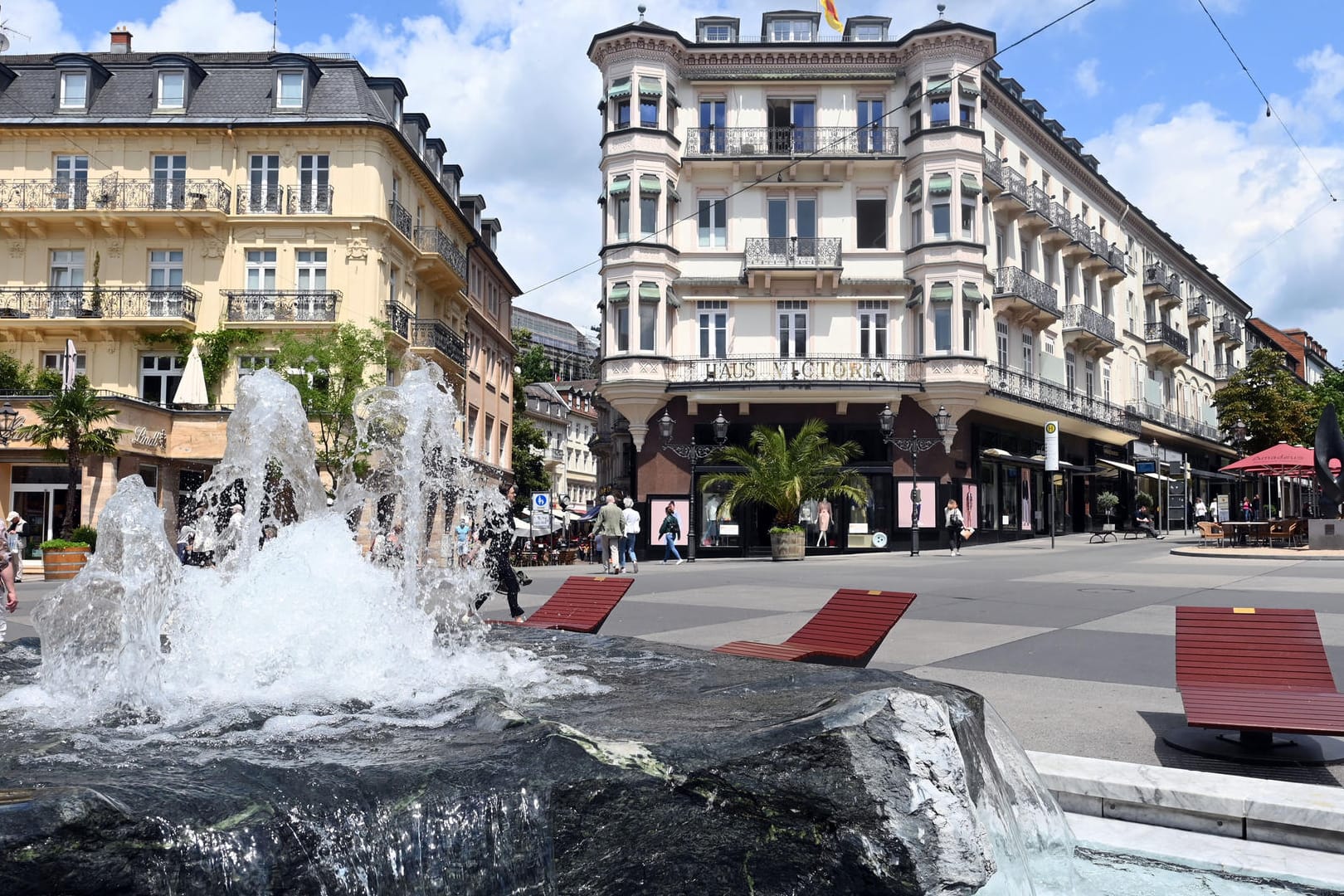 Baden-Baden: Schon bei den Römern waren die heißen Thermalquellen, die es hier gibt, hoch beliebt.