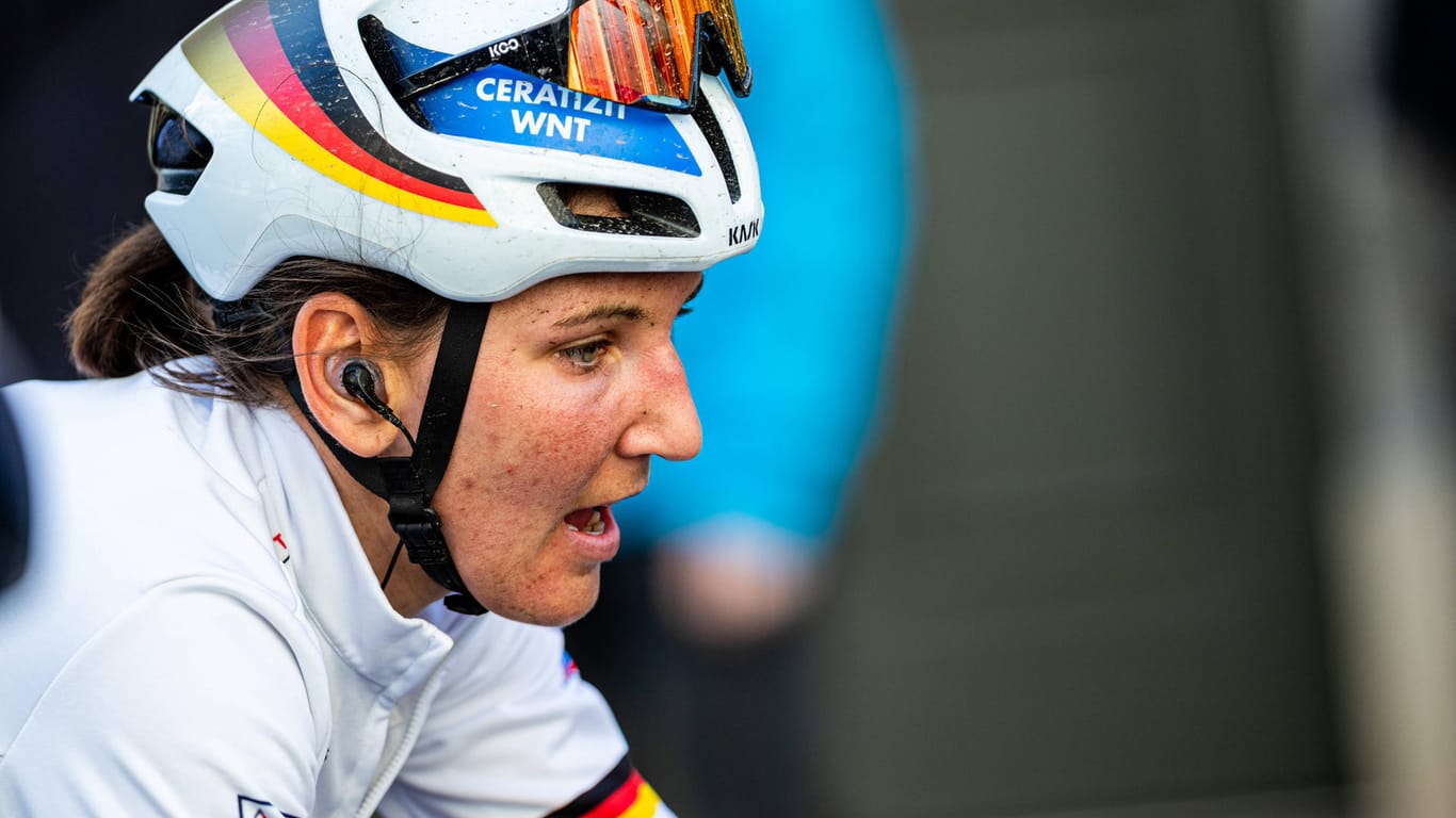 Lisa Brennauer: Die deutsche Radrennfahrerin verpasst im Straßenrenn von Tokio knapp eine Medaille. (Archivbild)