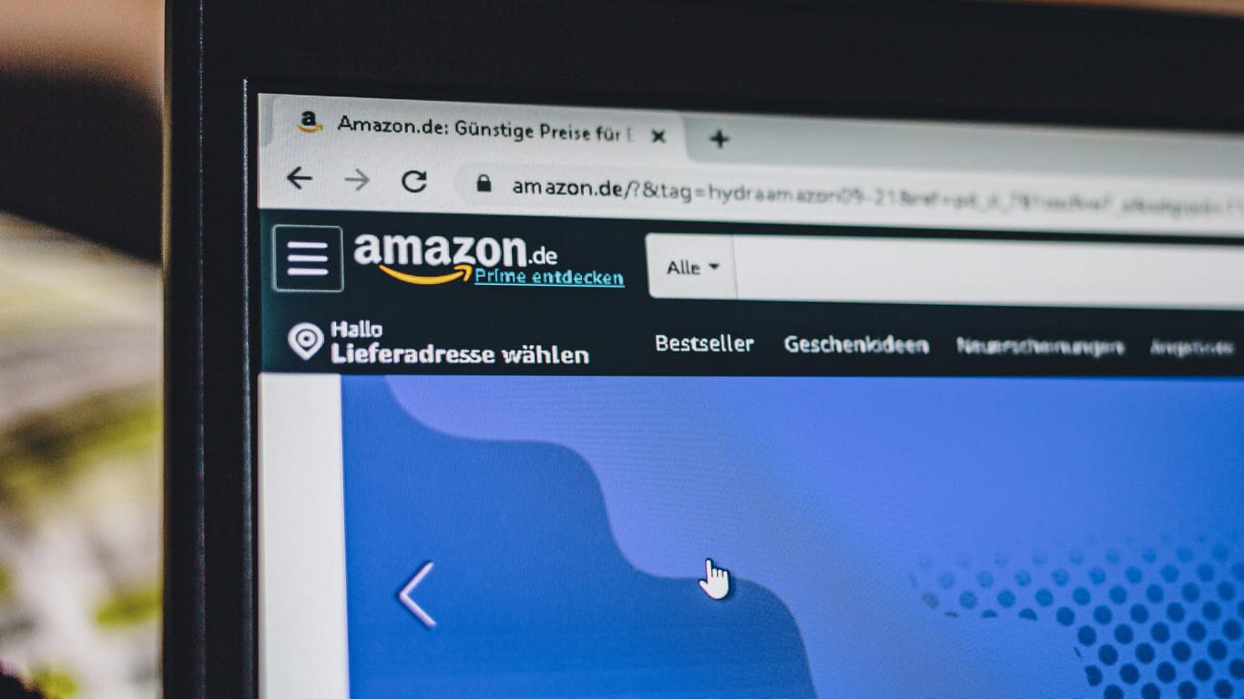 Einkauf mit einem Klick: Amazon sucht einen Experten für Kryptowährungen – öffnet sich der Gigant also gegenüber Bitcoin, Ether und Co.?