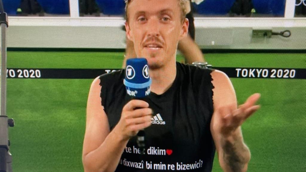 Max Kruse: Der DFB-Stürmer machte seiner Freundin live im TV einen Heiratsantrag.