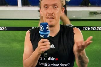 Max Kruse: Der DFB-Stürmer machte seiner Freundin live im TV einen Heiratsantrag.
