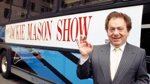 US-Komiker Jackie Mason ist im Alter von 93 Jahren gestorben.
