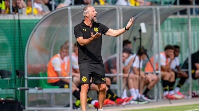 Der neue BVB-Trainer Marco Rose hofft nach der bisher holprigen Saisonvorbereitung auf Fortschritte. Der neue BVB-Trainer Marco Rose hofft nach der bisher holprigen Saisonvorbereitung auf Fortschritte.