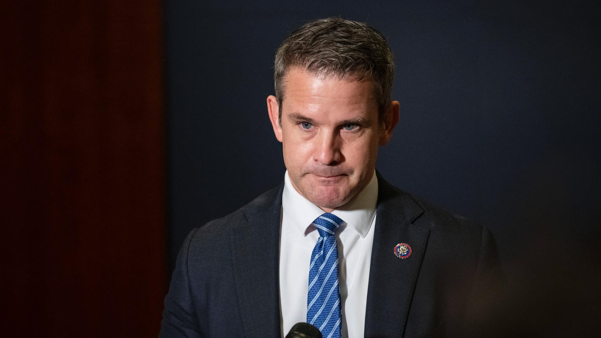 Der Republikaner Adam Kinzinger: Mit seiner Berufung werde der Ausschuss "keine seriöse Untersuchung" vornehmen können. Der Republikaner Adam Kinzinger: Mit seiner Berufung werde der Ausschuss "keine seriöse Untersuchung" vornehmen können.