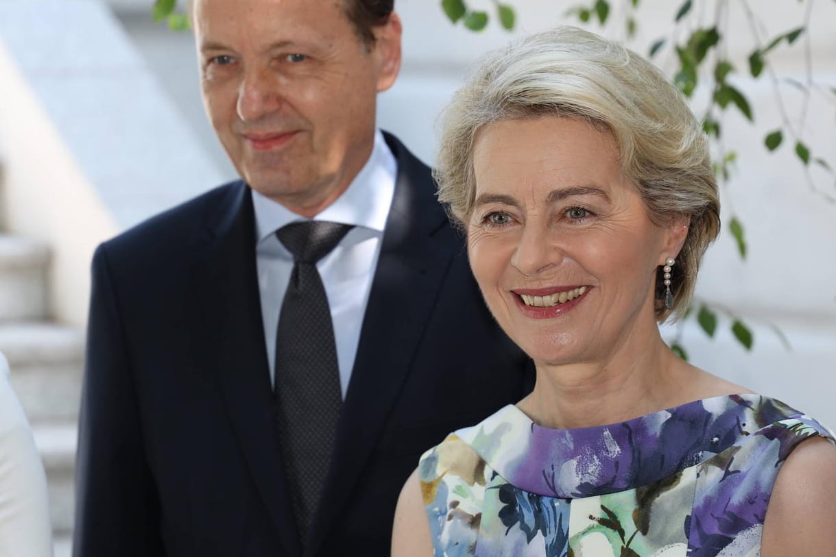 Ursula von der Leyen: Glücklich und zufrieden besuchte sie die österreichische Stadt Salzburg zusammen mit ihrem Mann Heiko.