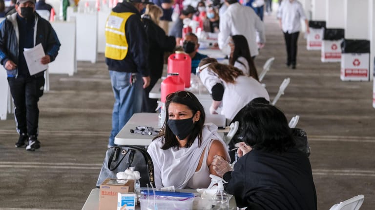 Impfungen im Akkord in Los Angeles: Die Bereitschaft hat in der Bevölkerung deutlich nachgelassen.