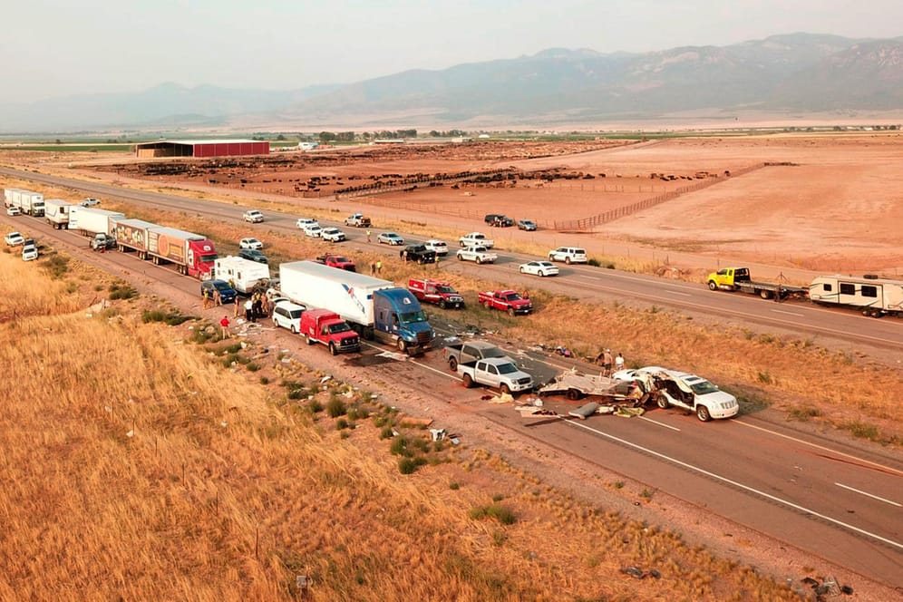 Massenkarambolage im US-Bundesstaat Utah: Nach einem Sandsturm sind auf einer Autobahn in Millard County sieben Menschen ums Leben gekommen.