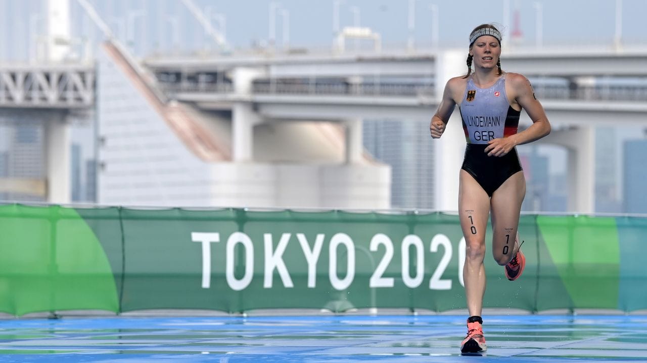 Triathletin Laura Lindemann lief in Tokio als Achte ins Ziel.