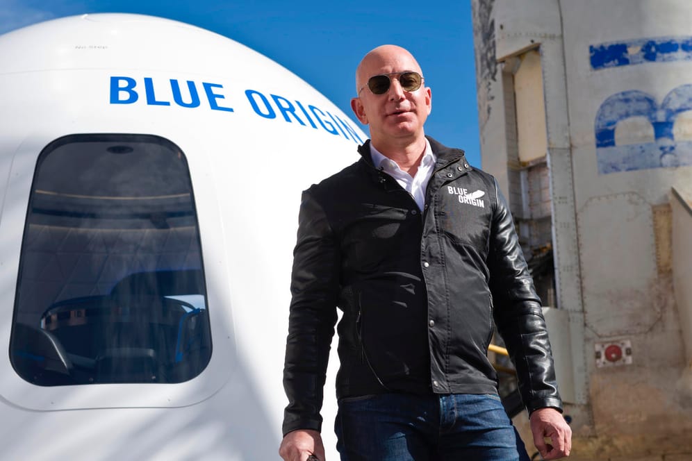 Jeff Bezos: Der Milliardär ist vor kurzem mit der Rakete "New Shepard" seines Raumfahrtunternehmens Blue Origin ins All geflogen.