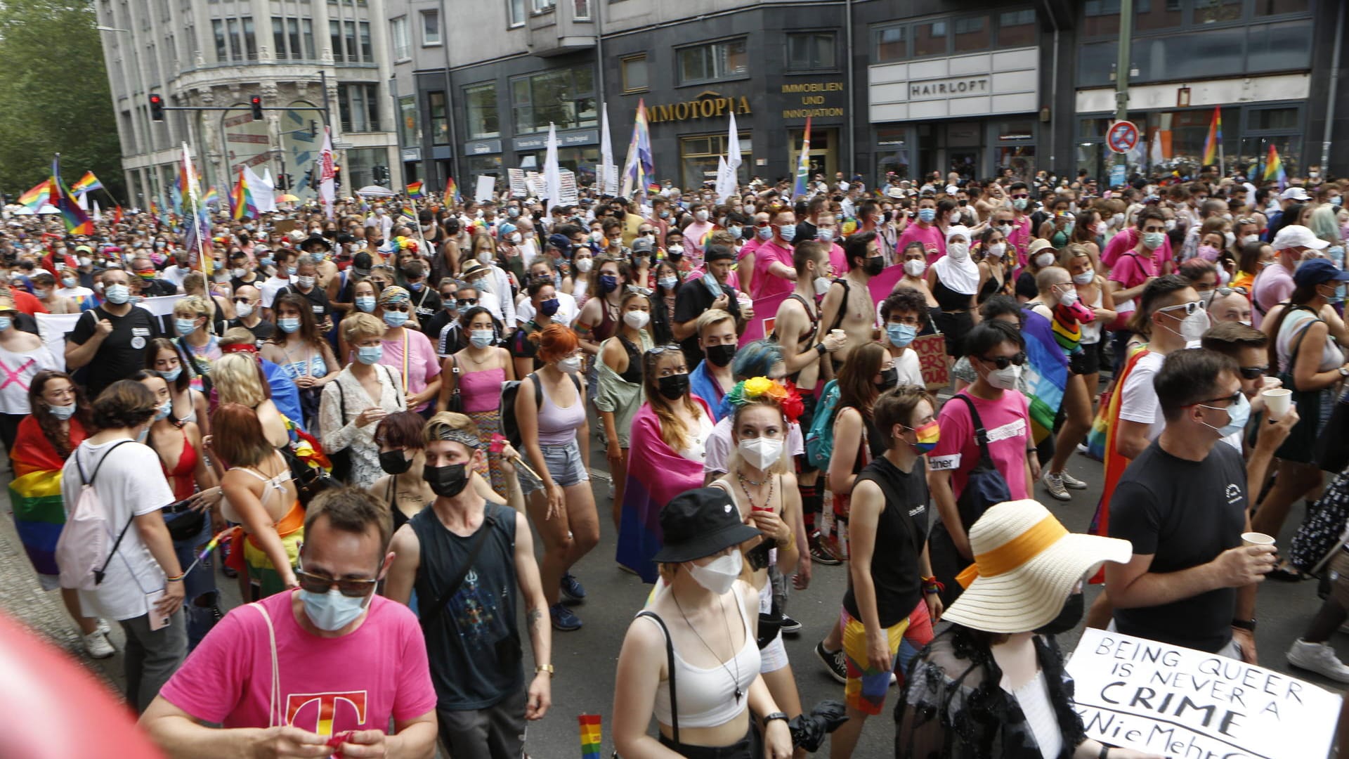 Der diesjährige Christopher Street Day in Berlin: 65.000 Menschen zogen am Wochenende durch die Stadt.