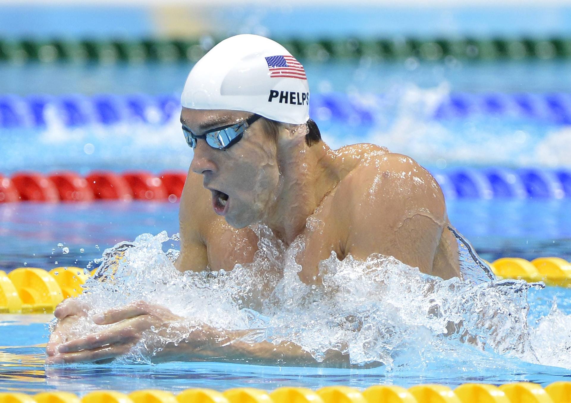 Der erfolgreichste Athlet in der Geschichte der Olympischen Spiele heißt Michael Phelps. Mit 23 Goldmedaillen steht er auf Platz eins der Liste und gilt aufgrund seines Körperbaus (riesige Spannweite, mächtiger Oberkörper, schmale Hüften) als der perfekte Schwimmer. Der US-Amerikaner triumphierte bei den Spielen in Peking 2008 achtmal und schwamm dabei siebenmal Weltrekord. 2012 in London gewann Phelps noch viermal Gold.