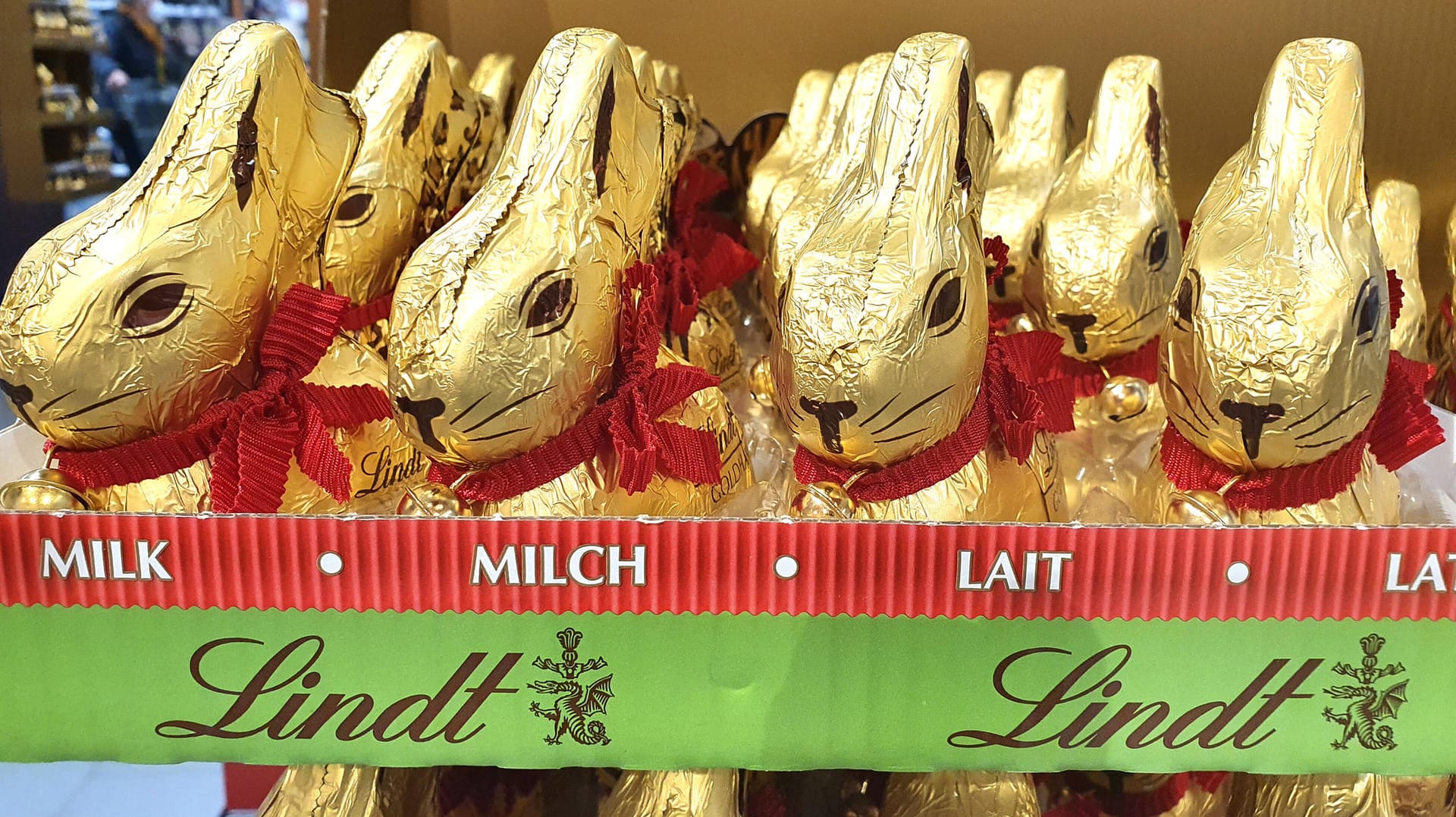 Schokoladenosterhasen der Firma Lindt (Symbolbild): Der Schokoladenhersteller kann für die erste Jahreshälfte 2021 gute Zahlen verbuchen. Schokoladenosterhasen der Firma Lindt (Symbolbild): Der Schokoladenhersteller kann für die erste Jahreshälfte 2021 gute Zahlen verbuchen.