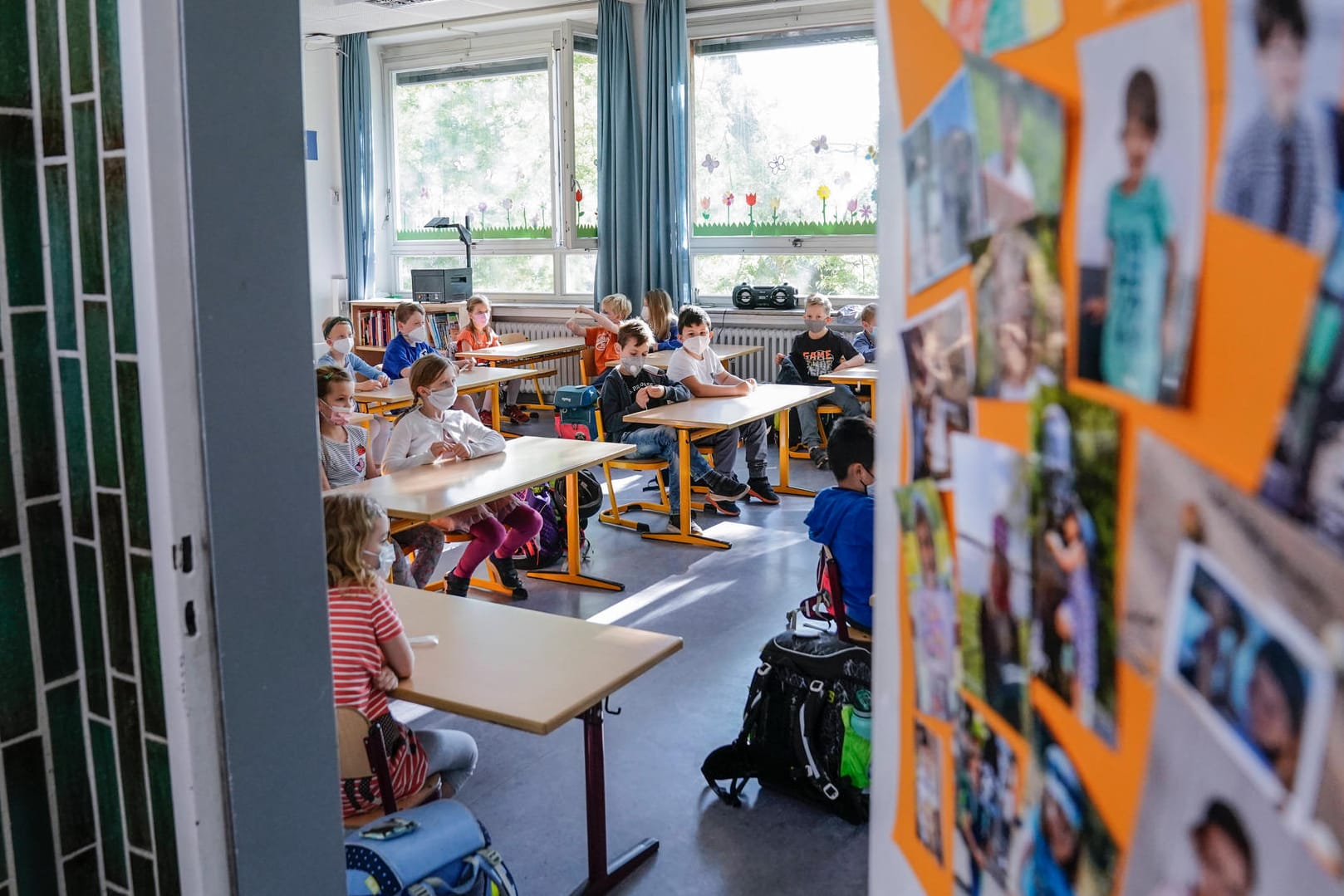 Klassenzimmer einer Grundschule: Experten empfehlen den sogenannten Lolli-Test. (Symbolbild)