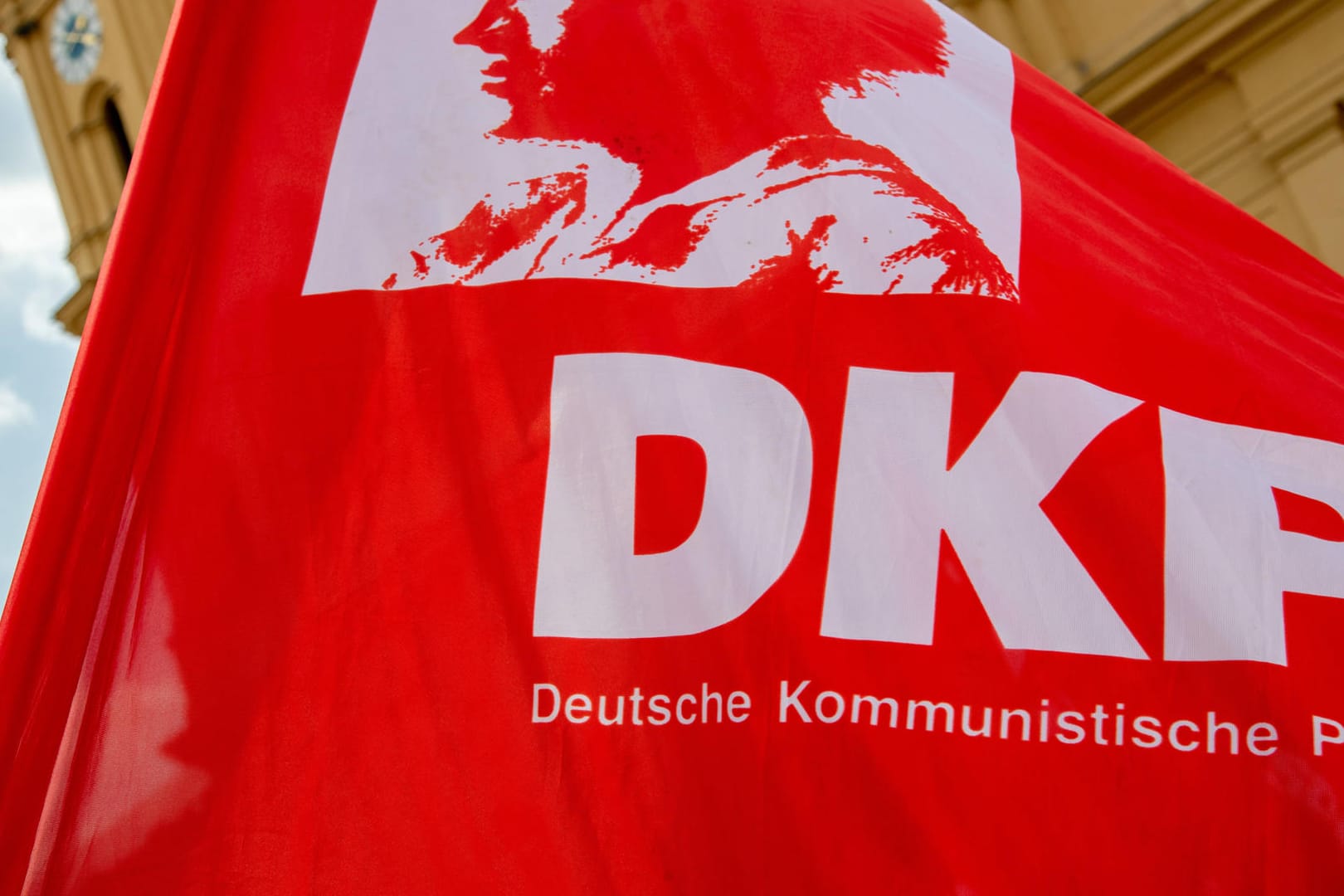DKP-Flagge: Die Partei darf zur Bundestagswahl am 26. September antreten (Symbolbild).
