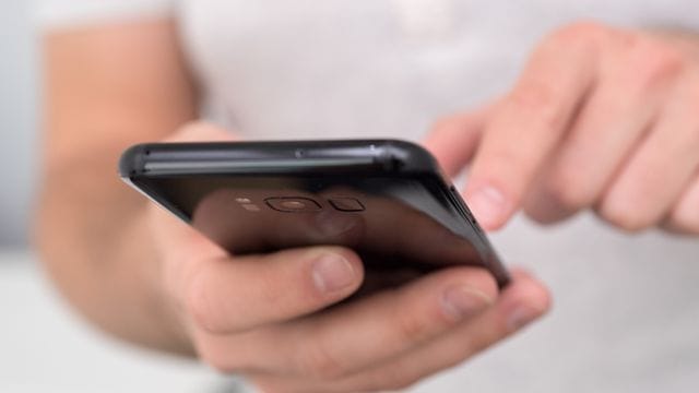 Es ist ein Gerät, das viele Schätze hütet: Das Smartphone sollte man bestmöglich vor dem Zugriff Dritter schützen. Es ist ein Gerät, das viele Schätze hütet: Das Smartphone sollte man bestmöglich vor dem Zugriff Dritter schützen.