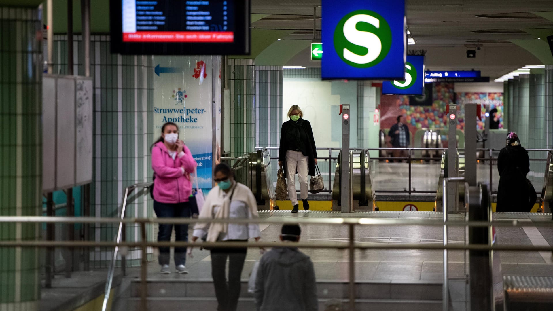 S-Bahn-Station Frankfurter Hauptwache (Archivfoto): Ein Ballon verursachte hier am Dienstag eine Bahnstörung. S-Bahn-Station Frankfurter Hauptwache (Archivfoto): Ein Ballon verursachte hier am Dienstag eine Bahnstörung.