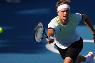 Alex Zverev im Match gegen Nikolos Bassilaschwili.